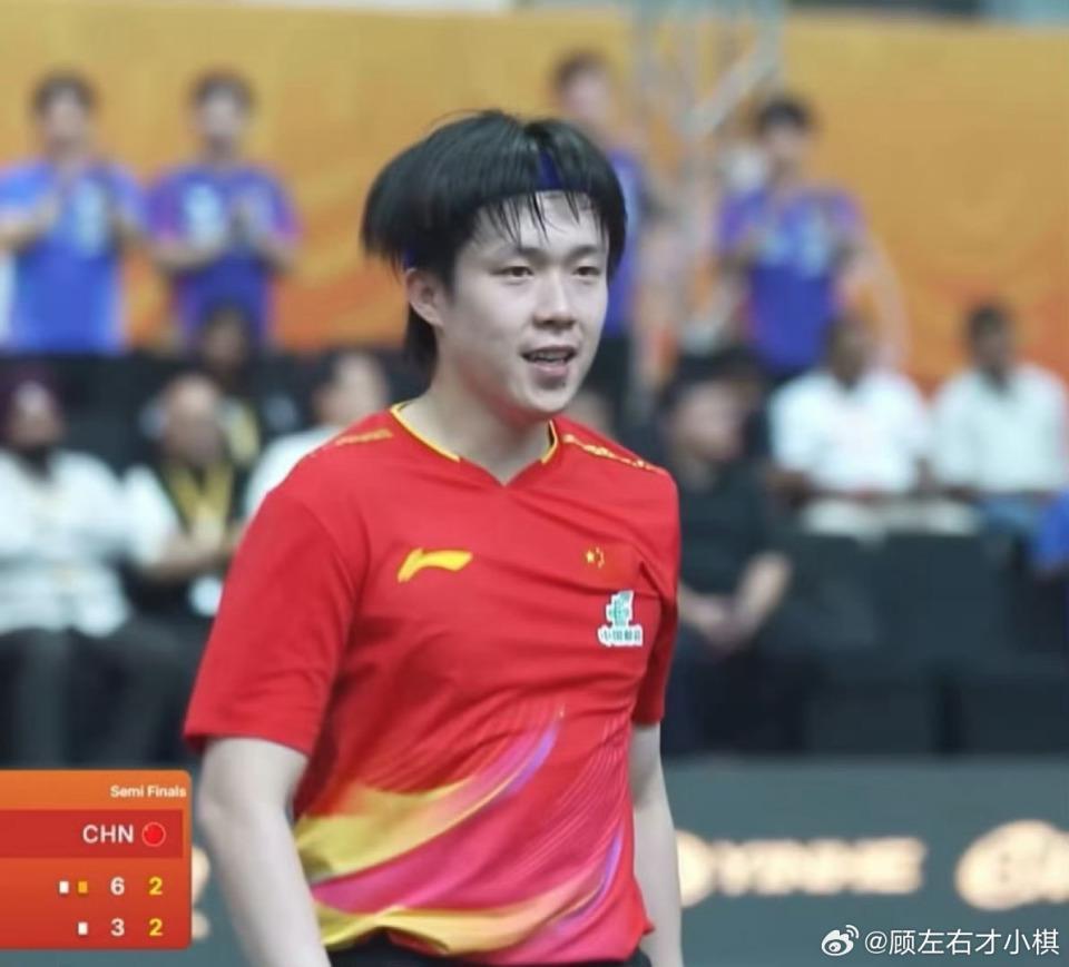 王楚钦亚锦赛夺冠后疲惫显形，前国乒名将盛赞其意志力