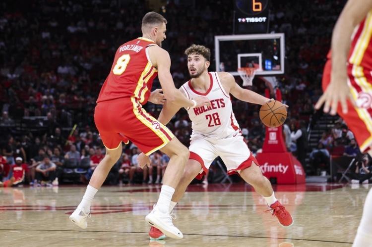 火箭队变阵显成效：新首发正负值+26，双塔战术激活申京潜能