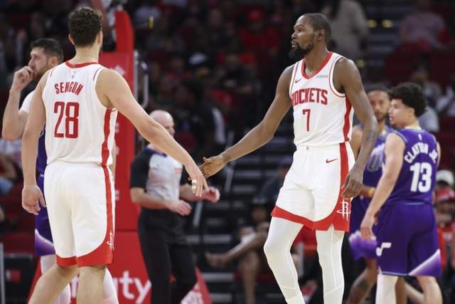 火箭新星小贾巴里·史密斯蜕变！47%三分命中率成攻防核心