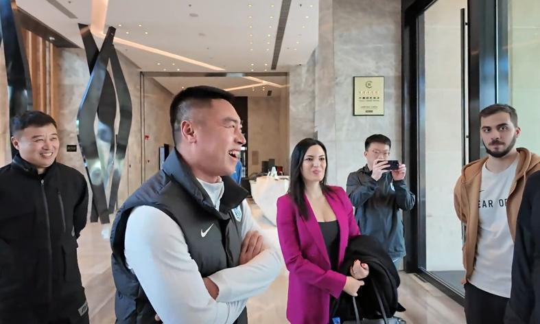 马莱莱状态下滑引争议 大连英博保级战前遇挑战