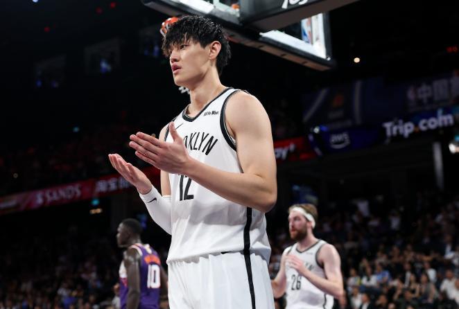 篮网裁掉曾凡博引热议，重返CBA或成最佳选择？