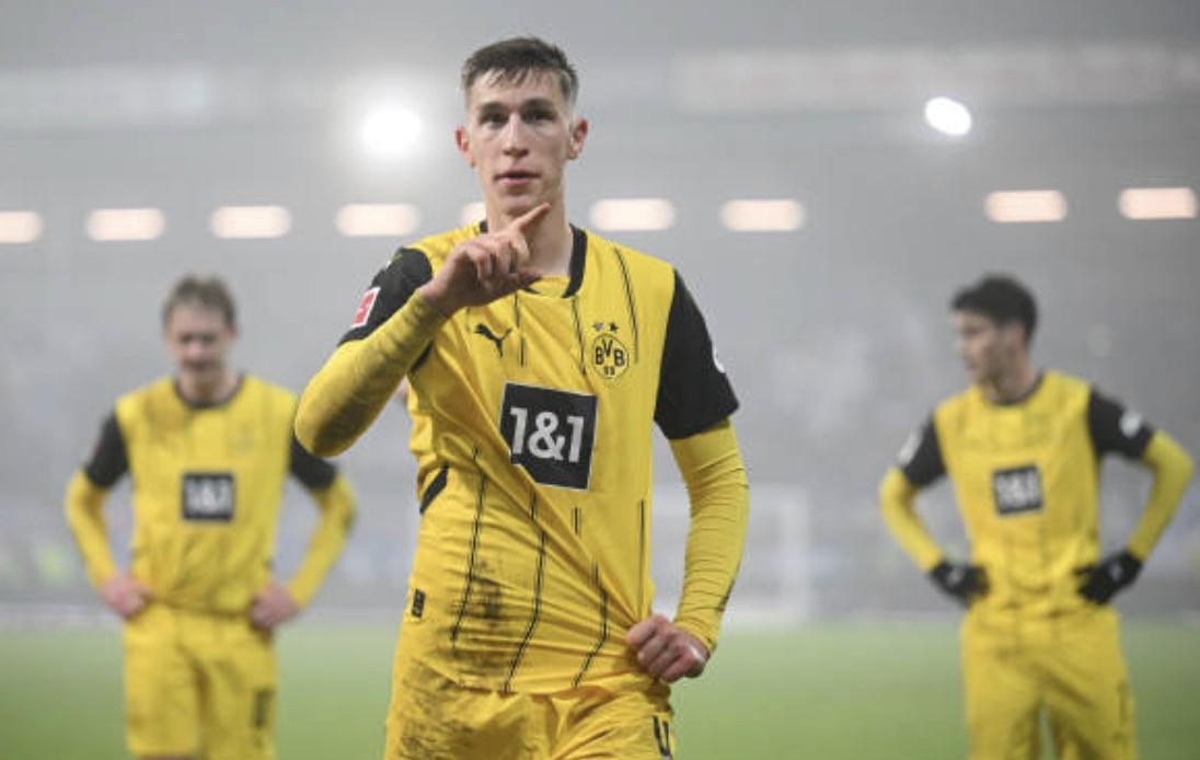 德天空：拜仁暂未正式接触多特，施洛特贝克续约存疑