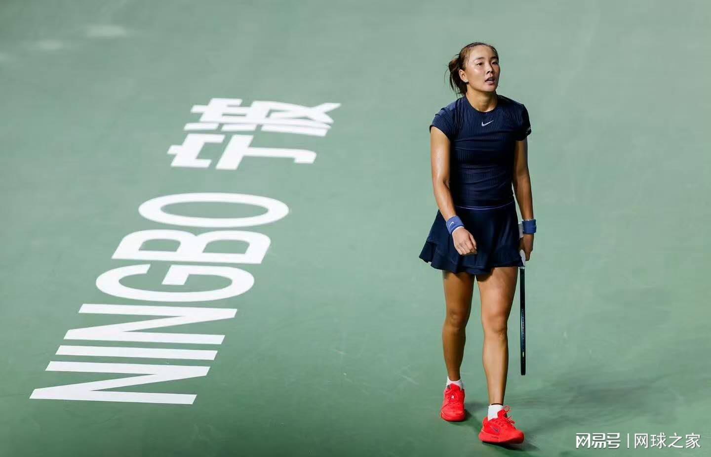 袁悦三站挑战世界前十虽败犹荣，与网红狗Bobbi的暖心故事