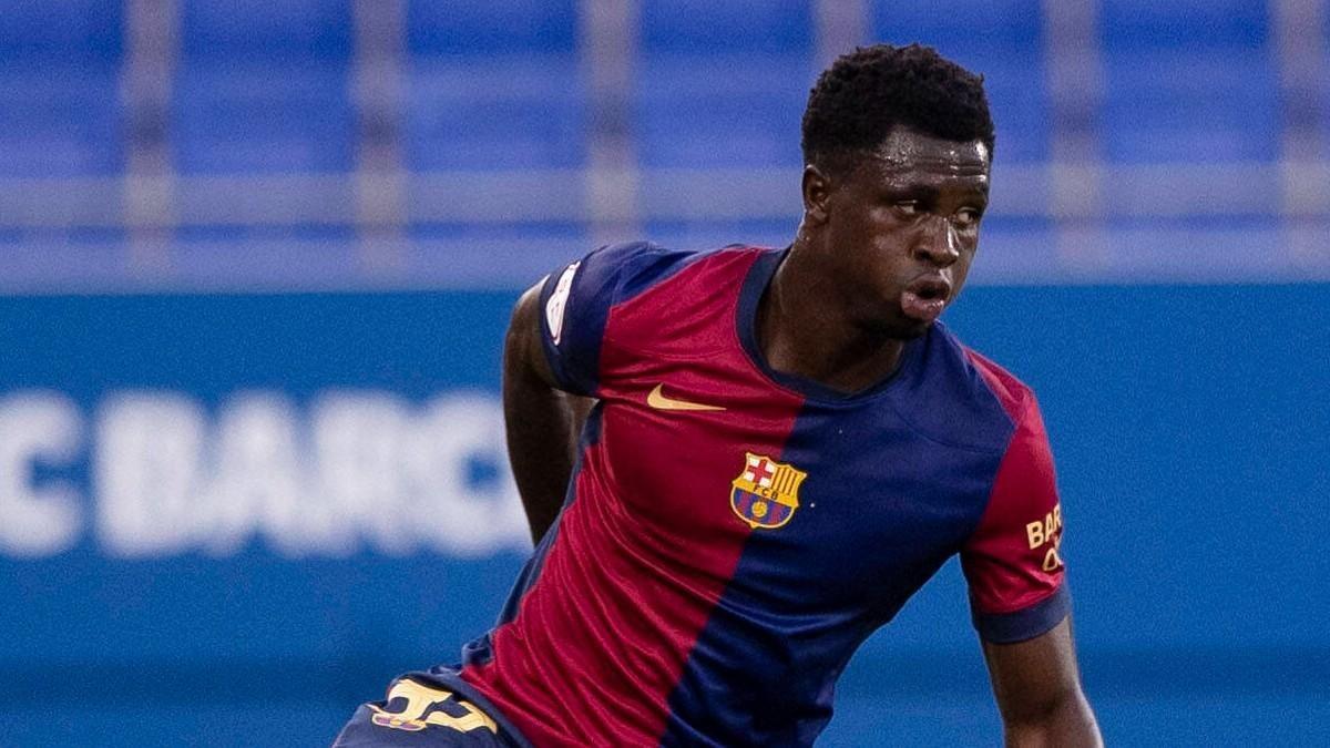 巴萨续约青训中卫法雷至2028年，未来核心锁定