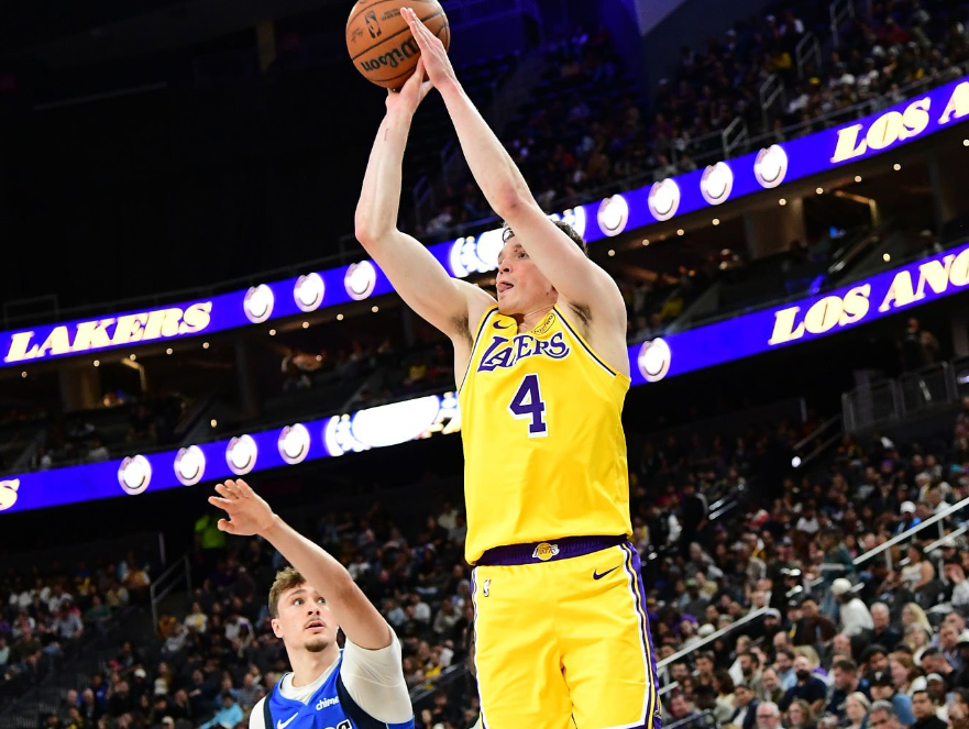 三分低迷仅20.6%！克内克特换队成最佳出路？湖人或陷两难