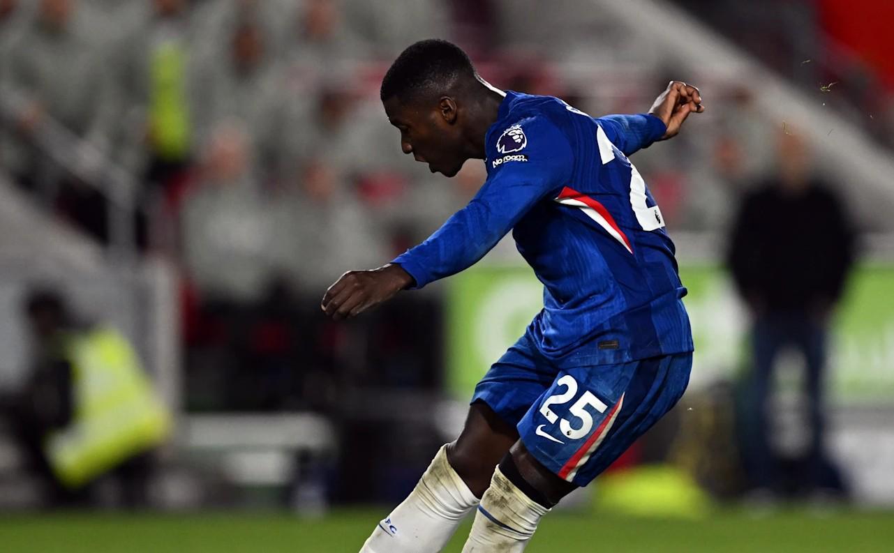 23-24赛季英超唯一：凯塞多抢断200+拦截100+数据惊人