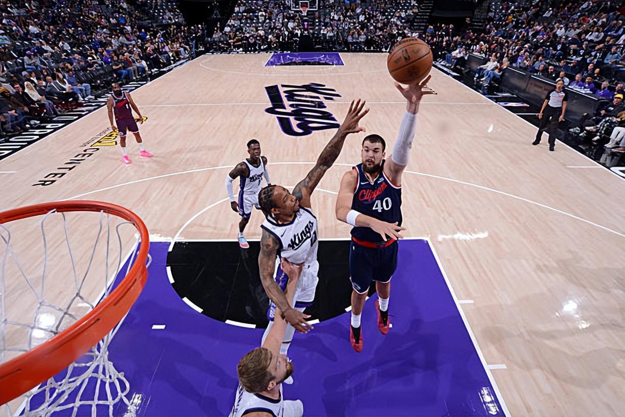 快船季前赛：祖巴茨状态起伏，洛佩斯成内线新支柱？