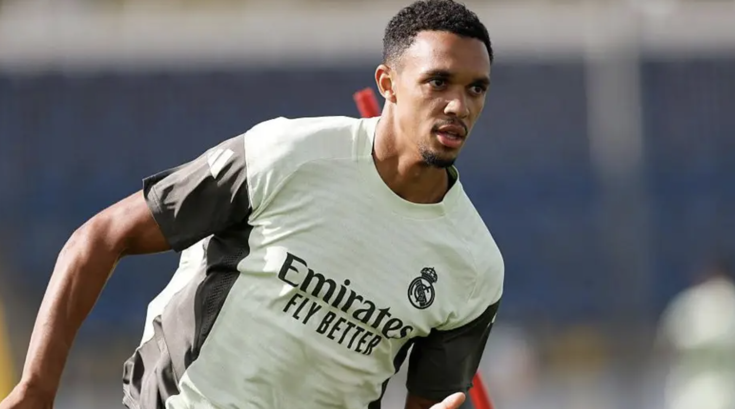 BBC最新消息：阿诺德伤愈进展顺利，11月或迎战老东家利物浦