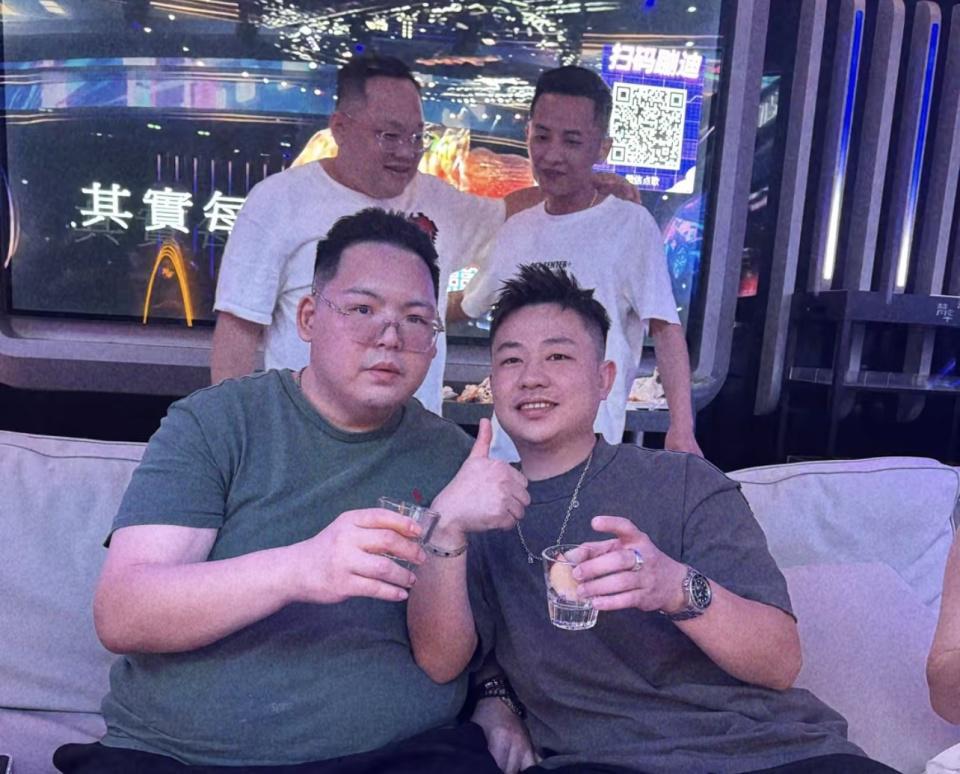 向佐弟弟向佑海南隐居近照曝光，向太痛陈育儿心酸