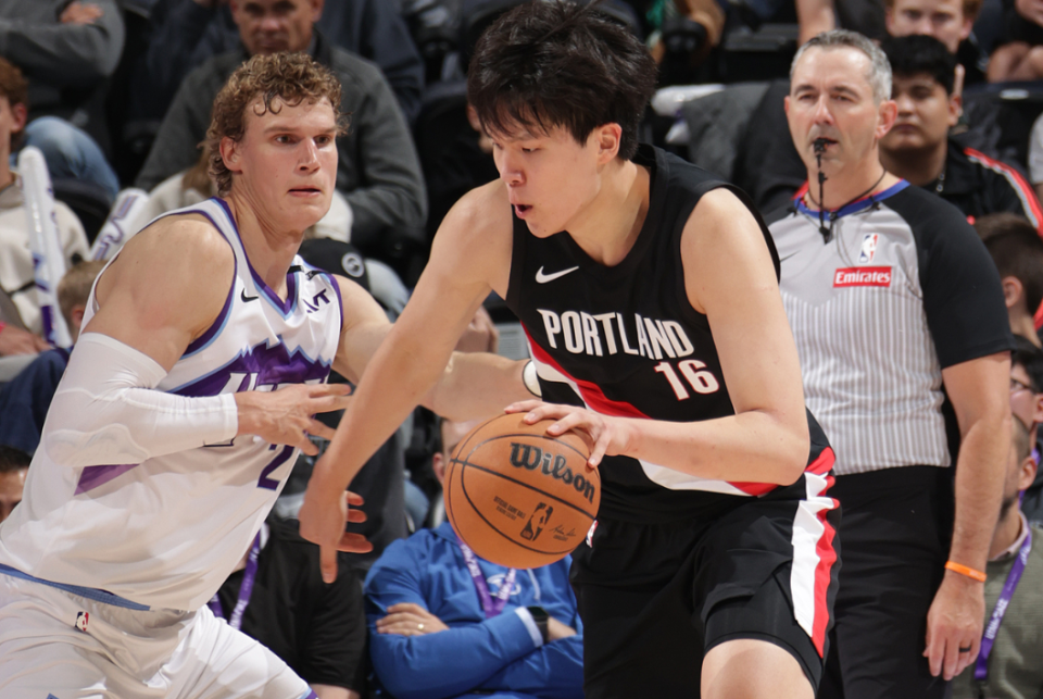 杨瀚森15分钟6犯规引热议 CBA防守习惯成短板