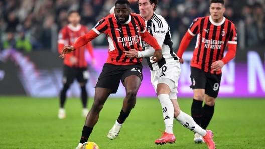 优素福-福法纳：米兰球员每年必争意甲冠军，南看台回归助力