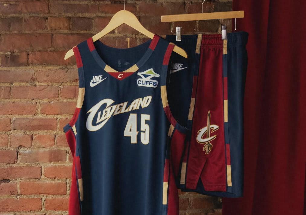 骑士新赛季重启2005-2010经典球衣，致敬大Z等传奇球员