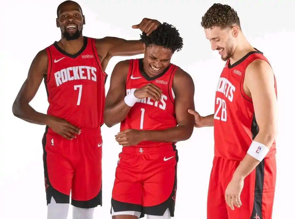 火箭变阵显威力：“死亡五小”阵容力克老鹰全主力