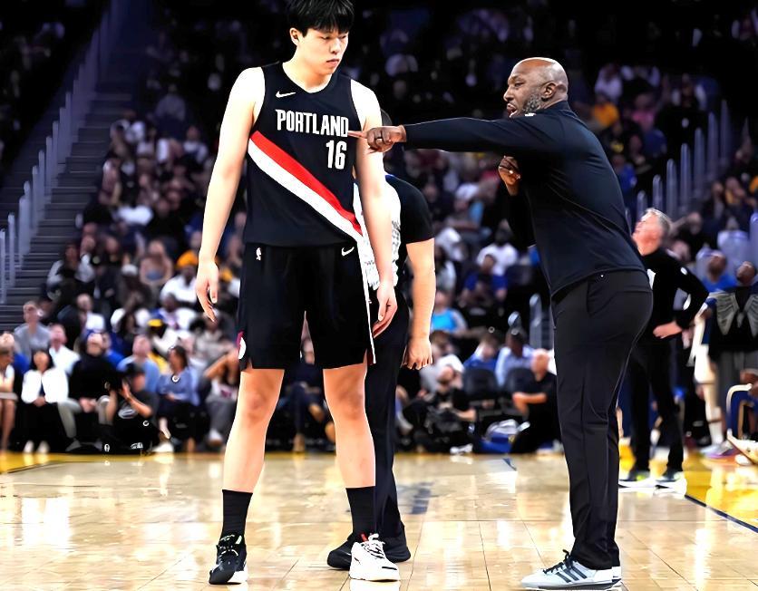 杨瀚森3分0板6犯规！开拓者惜败爵士，四大现实问题浮现