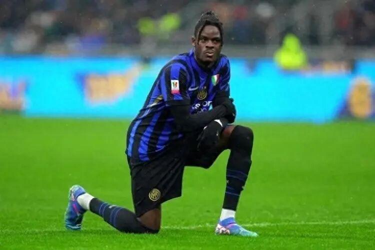 24岁国米中卫比塞克转会传闻：渴望世界杯梦想，或回归德甲法兰克福