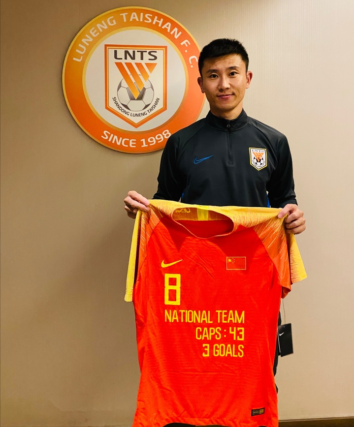 周海滨接任国少队主帅，本土教练获重用引热议