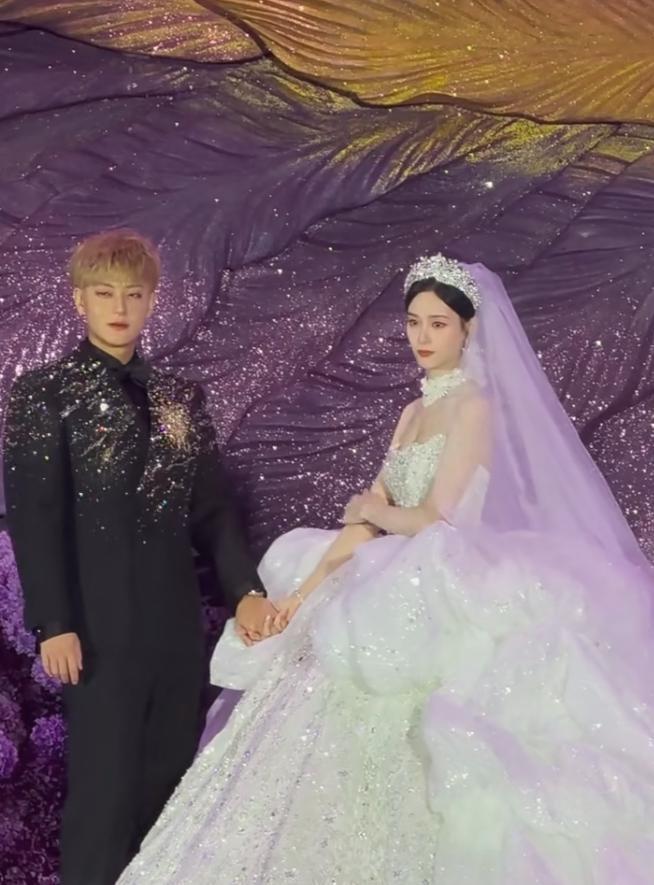 黄子韬婚礼晚宴更难评，审美太土像QQ炫舞结婚，刘宇宁丁真做主桌