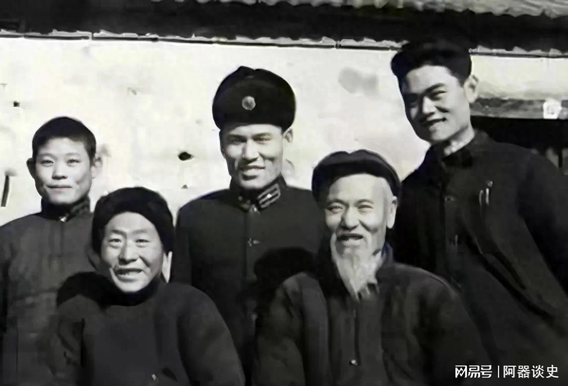 1964年，赵宗礼驾驶海军登陆舰投诚，获600两黄金，并授予军衔！