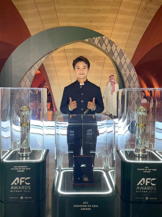 王霜社媒发声：为亚足联提名自豪，感谢推动女子足球发展