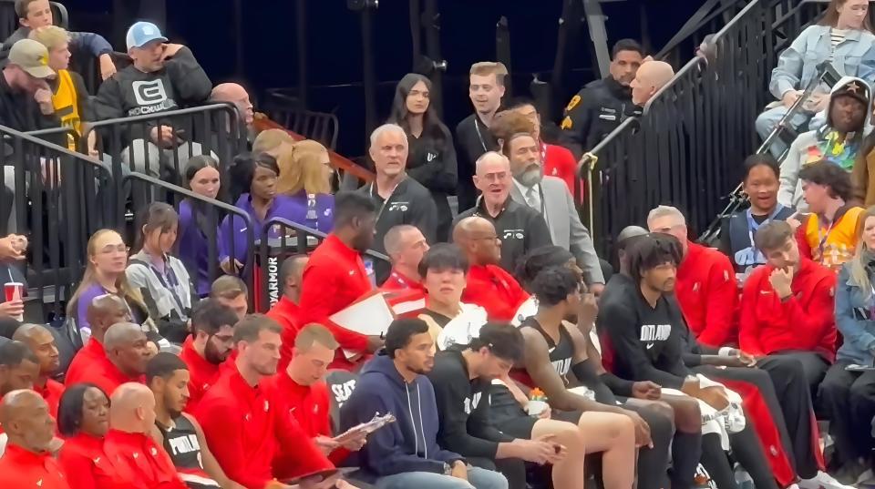 杨瀚森NBA季前赛遇挫：被隔扣+6犯离场，赛后落泪坦言成长路