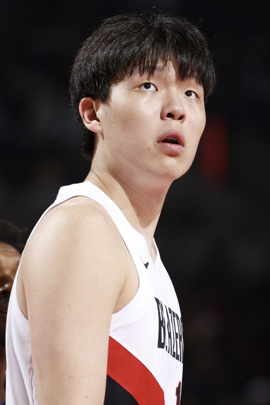 24岁湖人目标凯斯勒完胜杨瀚森，两节半狂砍14+10+8准三双