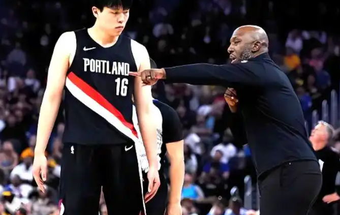 NBA季前赛今日结束了所有比赛，火箭4连胜，开拓者129-132爵士