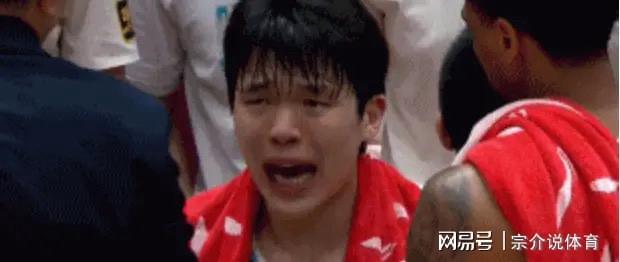 杨瀚森季前赛6犯离场，场均5犯规成NBA适应难题