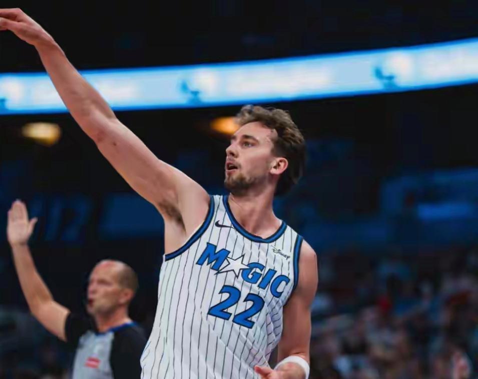 NBA季前赛：魔术132-125胜鹈鹕，瓦格纳24分普尔21分