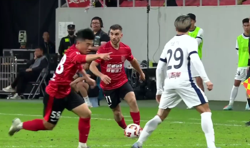 3-1完胜！成都蓉城力克保级队，外援表现引球迷热议