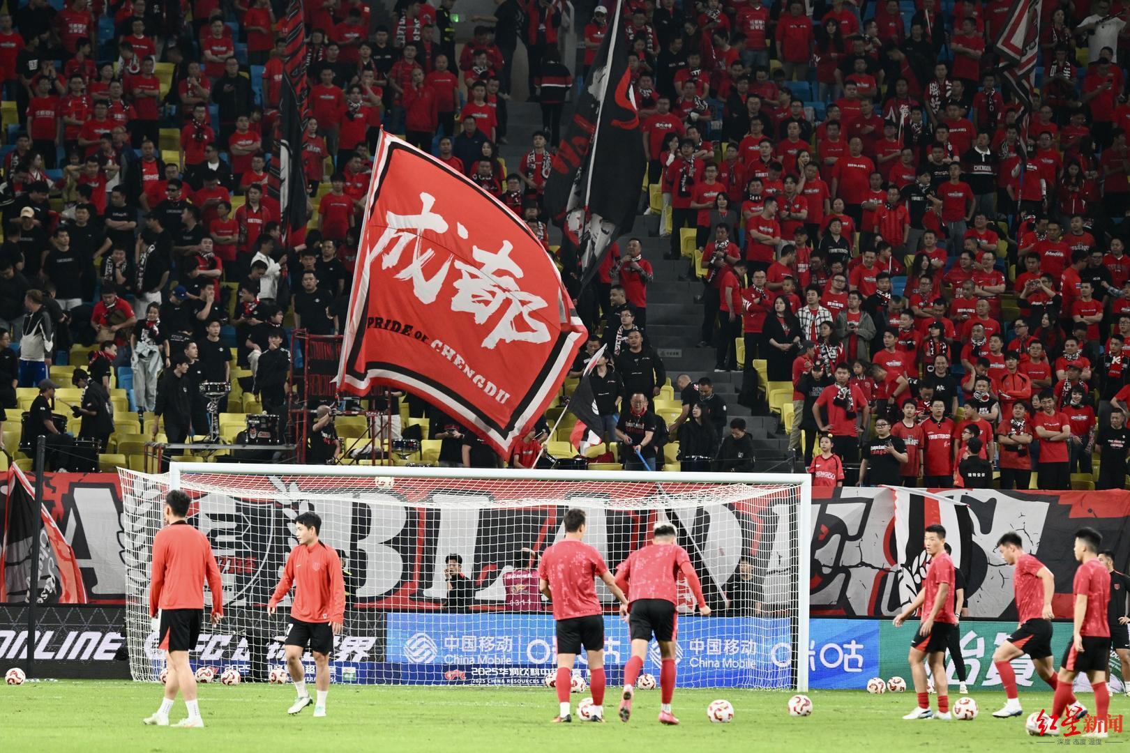 成都蓉城3-1胜梅州客家，中超争冠悬念再起