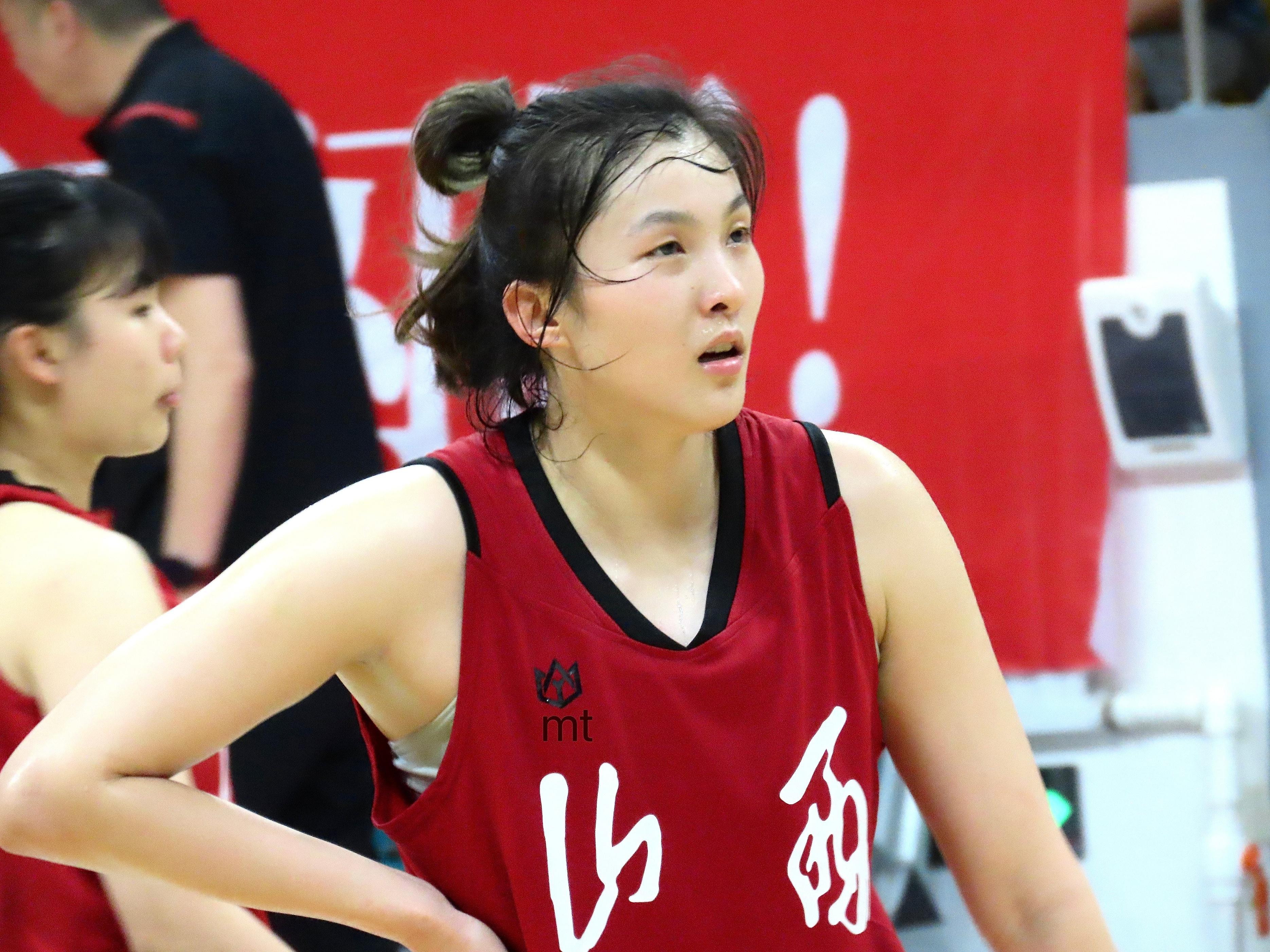 27岁翟若云称霸女篮得分榜！33+7惊艳表现引关注
