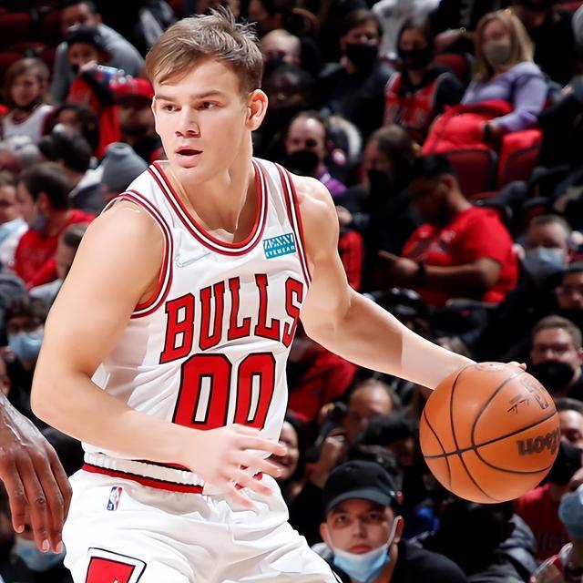 三届扣篮王麦克朗再遭公牛裁员 劲爆扣将为何难立足NBA？