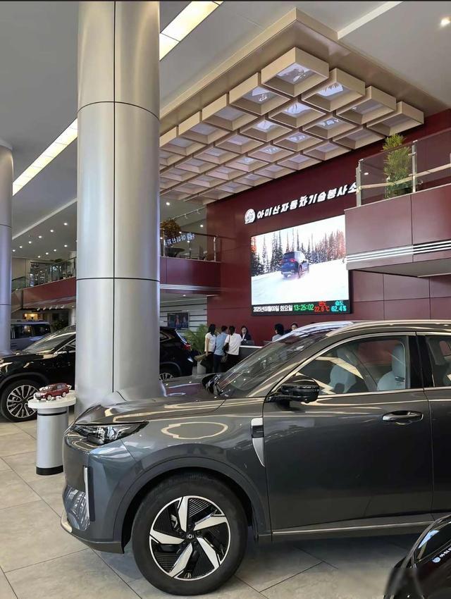 朝鲜首开私人汽车4S店：普通民众购车新时代来临