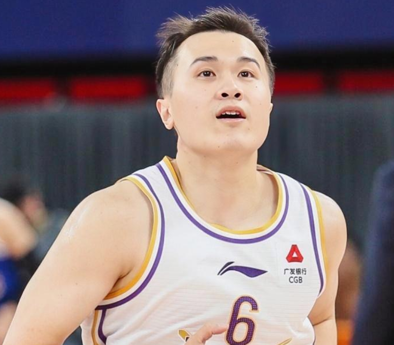 北京男篮惜败辽宁：廖三宁张帆方硕爆发，许利民力推新人