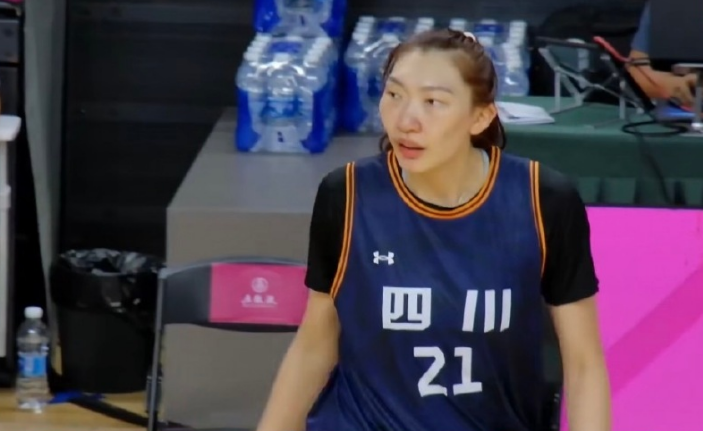 全锦赛：四川女篮大胜江苏豪取4连冠 韩旭26分李梦复出0分
