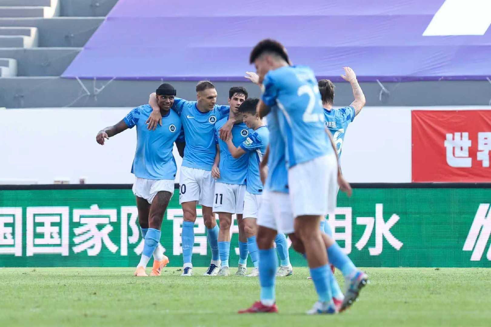 国安1-2负深圳引热议：上下半程反差大，本土防线难挡韦斯利