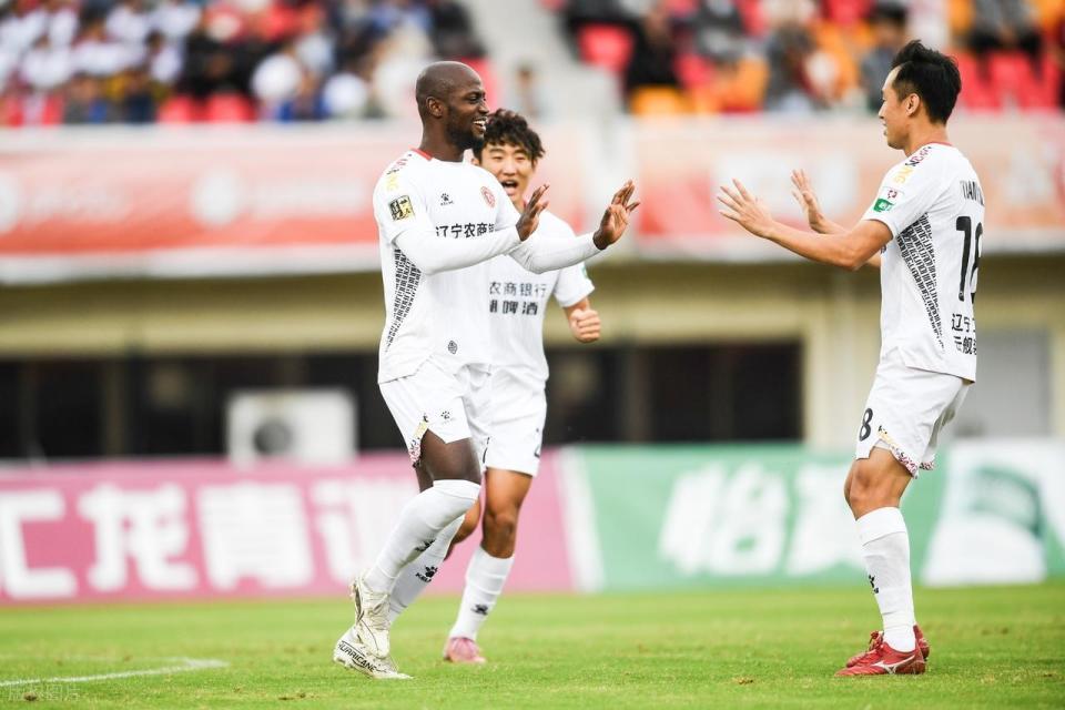 辽宁铁人3-0横扫对手 3连胜+姆本扎28球破中甲纪录