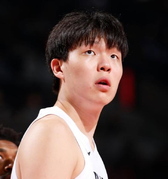 杨瀚森闪耀NBA季前赛：或将重启中国球员赴美热潮