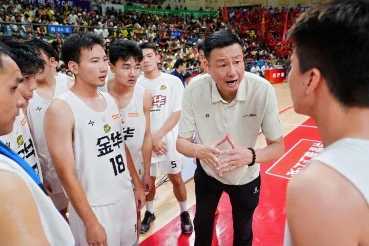 金华队主教练郑武：与中国篮球黄金一代的传奇故事