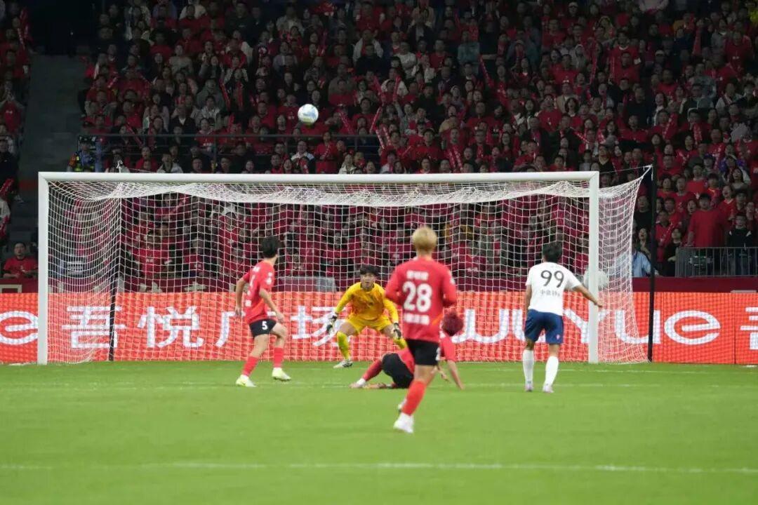 南通与泰州会师苏超决赛，联赛阶段南通4-0完胜泰州