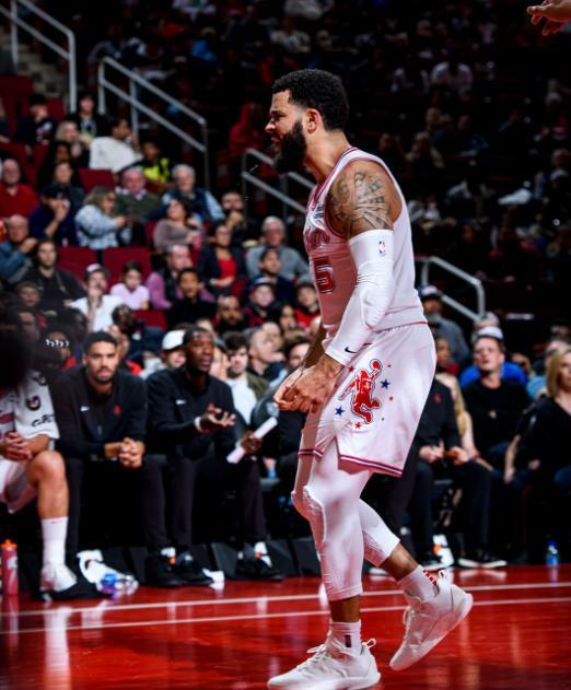 火箭队前锋伤情更新：泰特恢复神速将复出，芬尼·史密斯归期未定