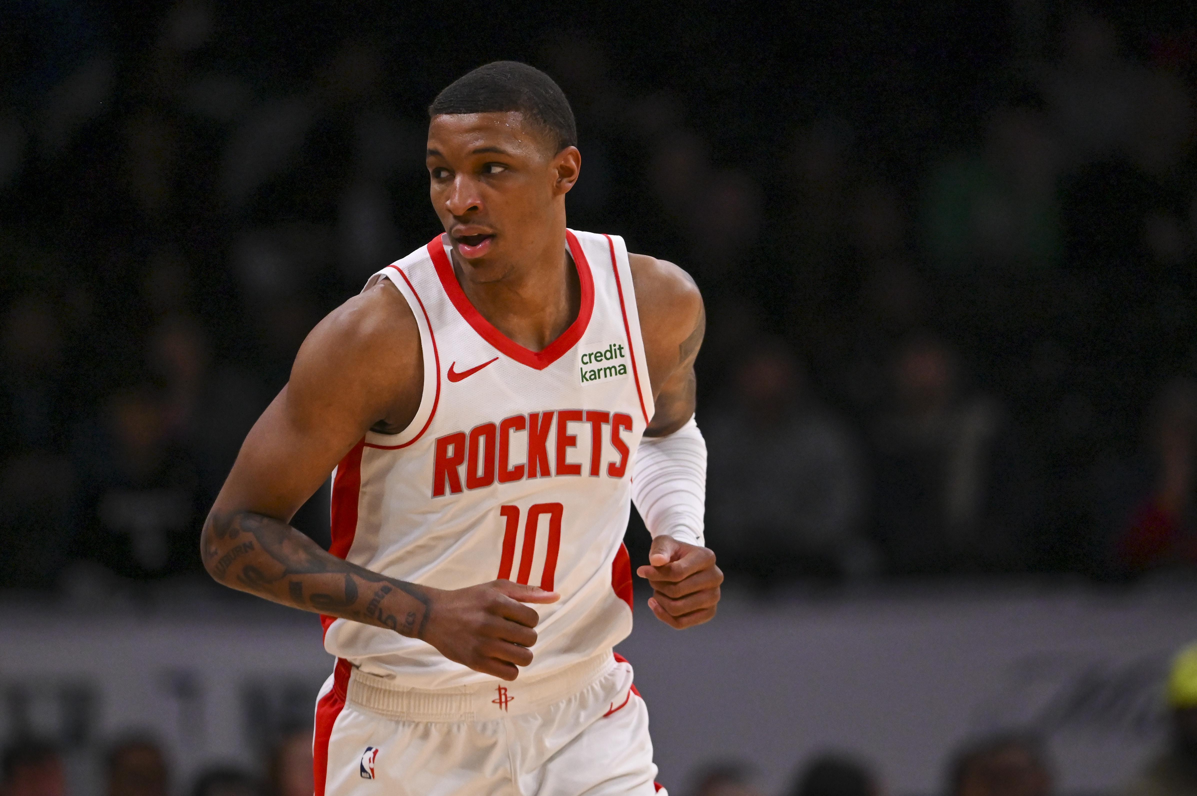 杜兰特盛赞贾巴里·史密斯：职业态度与专注力令人印象深刻