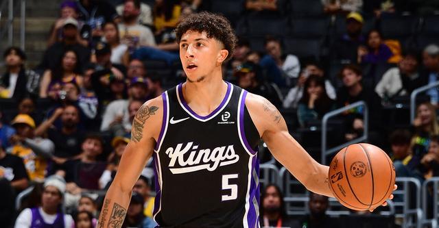 国王24号秀克利福德盛赞威少：我的偶像之一