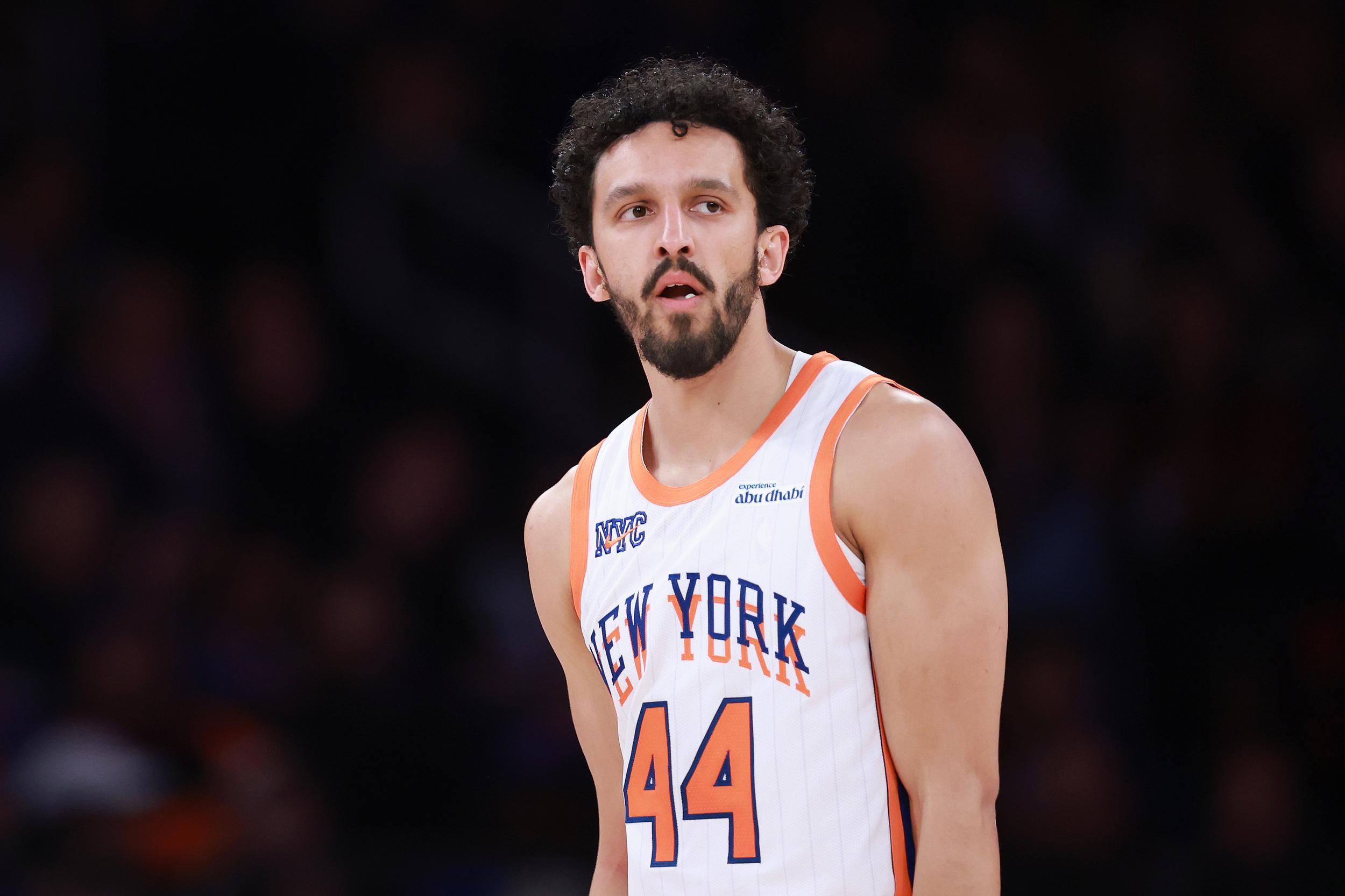 尼克斯动态：沙梅特合约转非保障，底薪老将签约或待明年4月