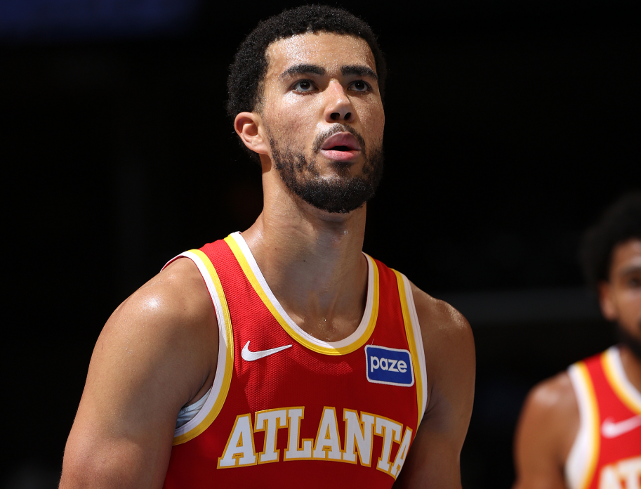 老鹰签约休斯坦！季前赛三分准绝杀热火，双向合同引关注