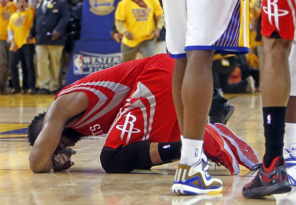 火箭队球员接受采访