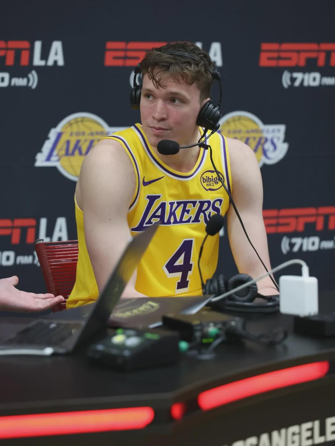 场均8.7分！湖人新秀克内克特表现低迷，交易前景堪忧