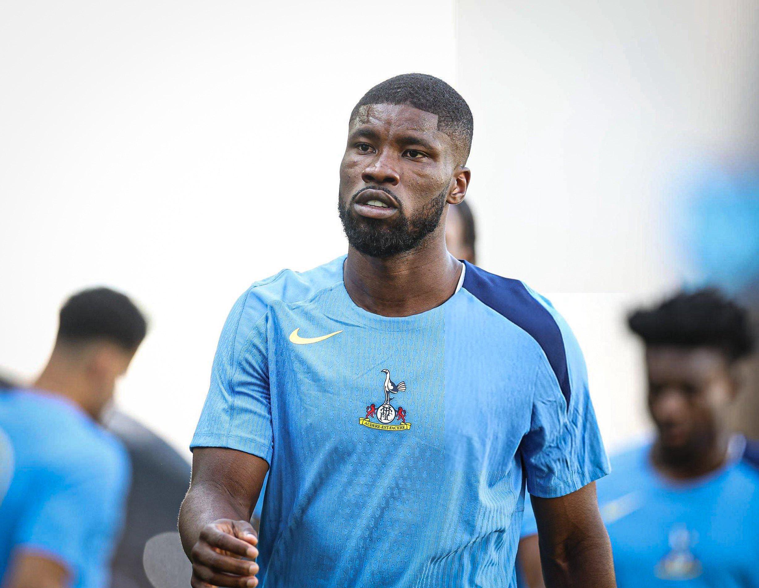 热刺vs维拉：罗梅罗热身受伤，丹索临危受命首发