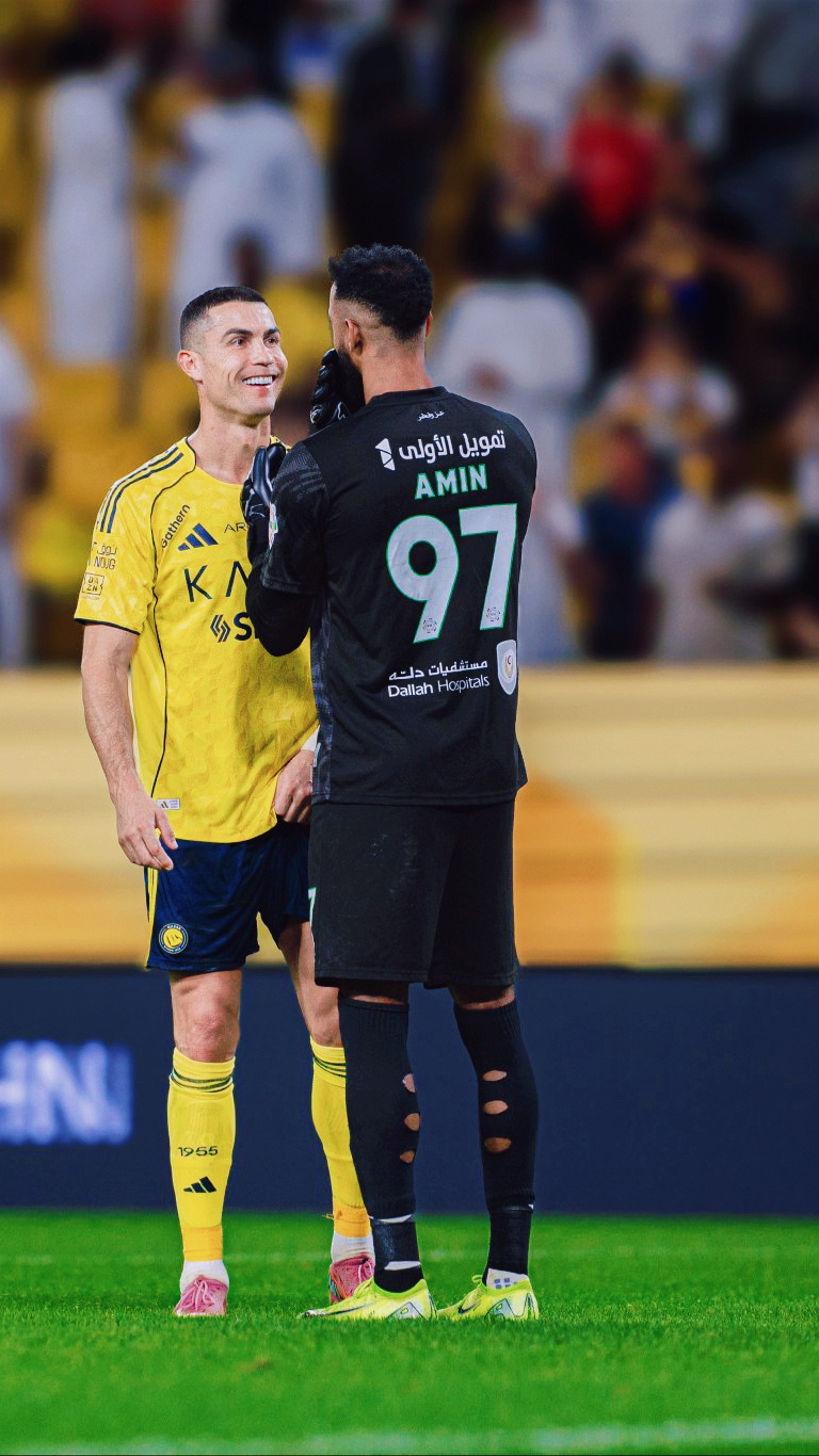 C罗沙特联赛虐菜局表现低迷，点球失手仅靠致敬梅西挽回颜面