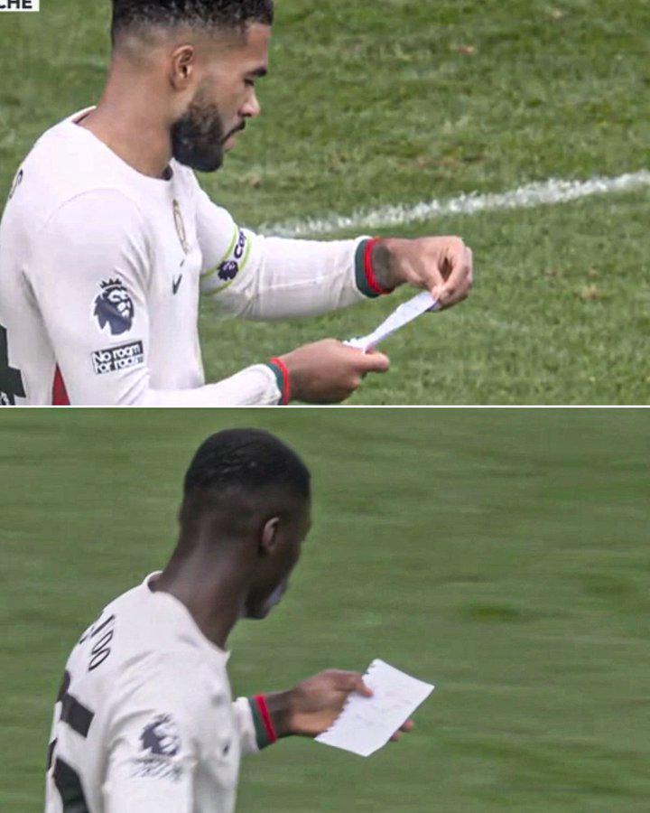 切尔西赛场战术小纸条引热议，古斯托红牌成焦点